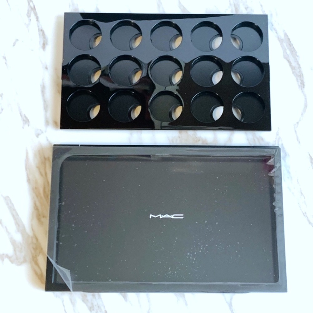 MAC Pro Palette Case with Pro Eyeshadow Insert 15